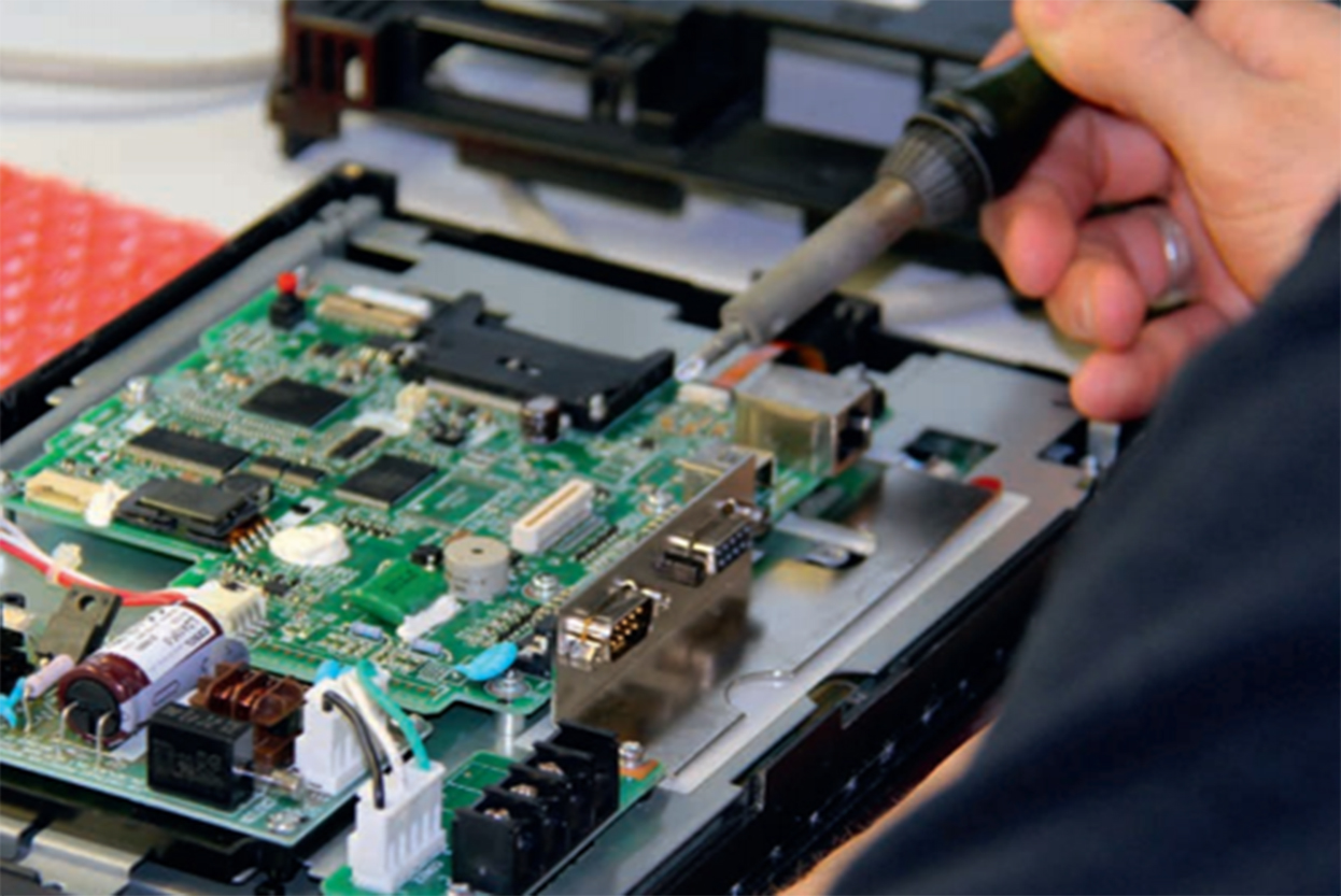 工業(yè)機(jī)器人核心部件維修